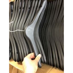 (COMBO 30-40-50 CÁI) Móc Nhựa Treo Quần Áo  Size 38cm LOẠI 1, Chất Liệu Nhựa Đen Sơn Bóng Không Xước Quần Áo 1
