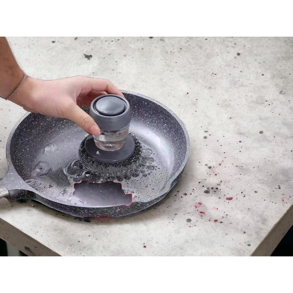 Bàn chải đa năng rửa xoong nồi, bát đĩa với bình đựng xà phòng tiện lợi.