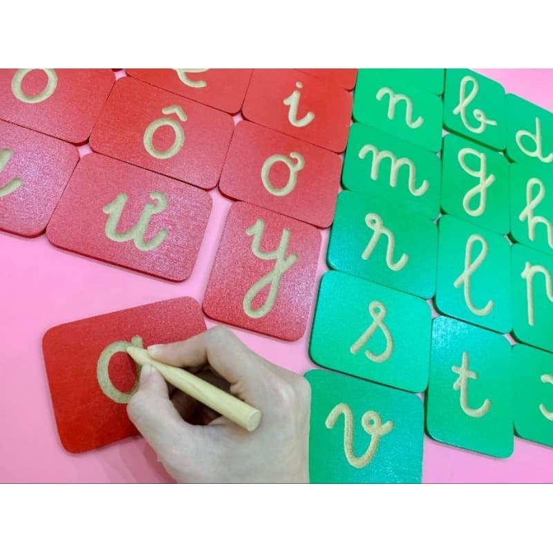 Bộ tập viết chữ chìm Montessori