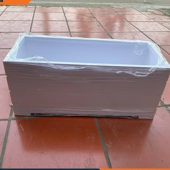 (80x30x30) Chậu gỗ nhựa ngoài trời composite kẻ chỉ ngang,  mẫu mới có chân