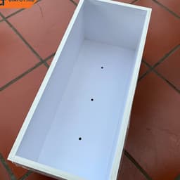 (80x30x30) Chậu gỗ nhựa ngoài trời composite kẻ chỉ ngang,  mẫu mới có chân 2