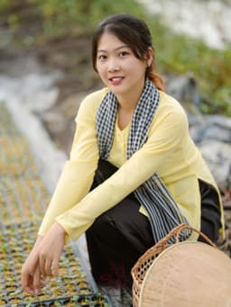 Bộ bà ba lụa vàng quần phi đen - Có bộ bà ba Bigsize- may sỉ bà ba toàn quốc - May bộ bà ba theo yêu cầu 1