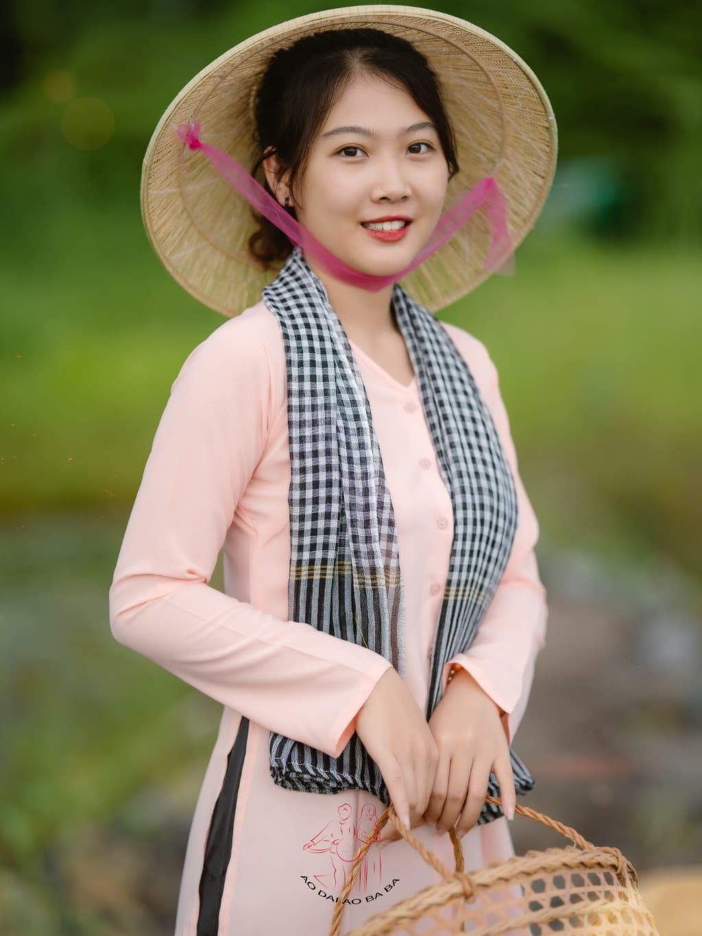Bộ bà ba lụa hồng cam quần phi đen - Có bộ bà ba Bigsize- may sỉ bà ba toàn quốc - May bộ bà ba theo yêu cầu