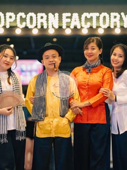 Bộ bà ba phối áo phi vàng đồng quần phi đen 5