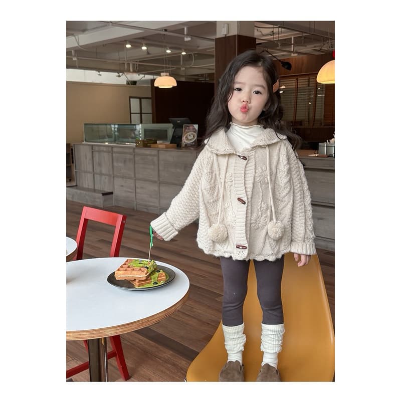 Sét áo len cổ điển và quần legging thun xinh xắn cho bé gái - thời trang Quảng Châu.