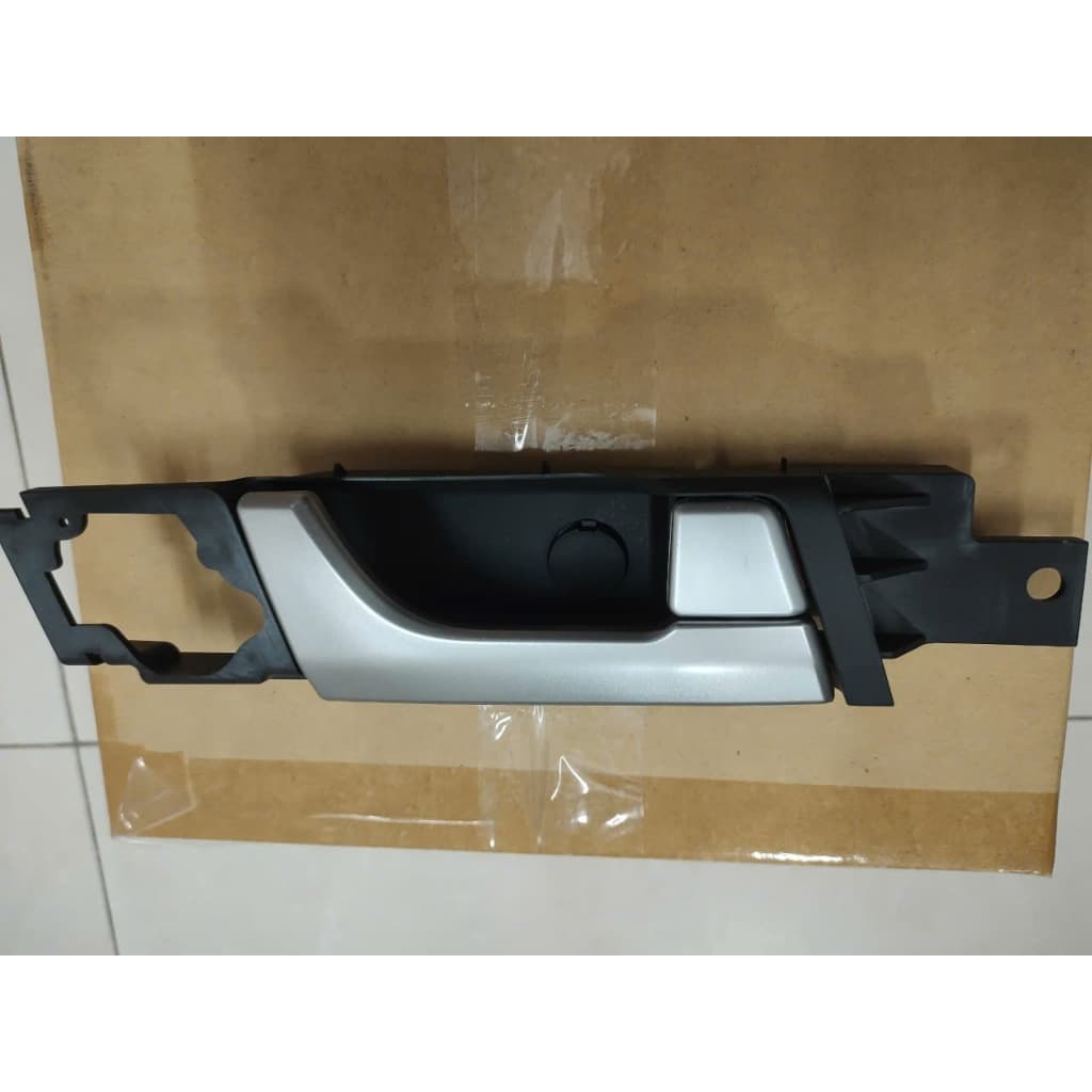 Tay mở cửa trong Chevrolet Captiva 06-15 Giá bán tính 1 cái