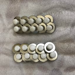 Nam châm đính bảng D28mm có núm trắng và màu sắc 3