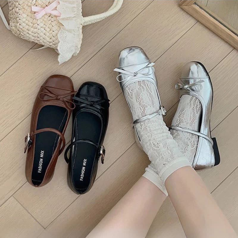 Giày bệt nơ mũi vuông dây ngang khoá vuông vàng