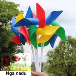 Sét 10 Chong chóng CỜ ĐỎ IN SAO VÀNG -chong chóng nhựa nhiều màu cầm tay chụp kỉ yếu,lớp học,khai giảng,quốc khánh 2/9 1