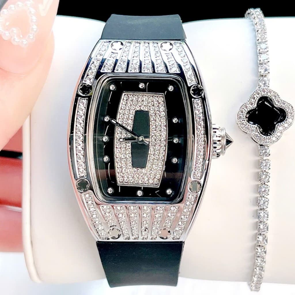 Đồng Hồ Nữ Rivero R9005 Dây Cao Su Đen Vỏ Silver Đính Đá Size 36mm
