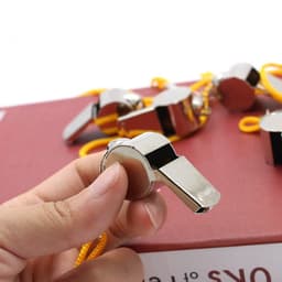 Còi thổi trọng tài INOX có dây buộc, hộp đựng gọn gàng 3