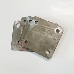 Bản mã sắt vuông, 10x10cm dày 4,5 ly lỗ tròn phi 10 4