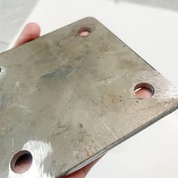 Bản mã sắt vuông, 10x10cm dày 4,5 ly lỗ tròn phi 10 3