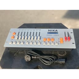 Bàn Điều Khiển Ánh Sáng DMX Disco 240 – Bản Rút Gọn  Disco 240 là bàn điều khiển DMX nhỏ gọn 5