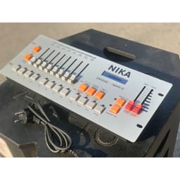 Bàn Điều Khiển Ánh Sáng DMX Disco 240 – Bản Rút Gọn  Disco 240 là bàn điều khiển DMX nhỏ gọn 6
