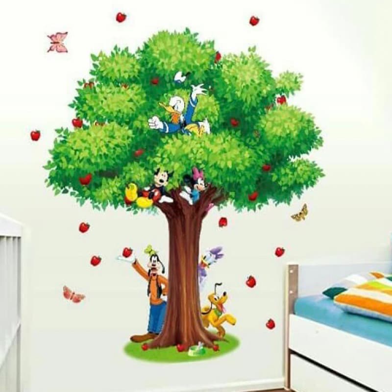 Decal dán tường cây xanh và các nhân vật hoạt hình dễ thương (mẫu mới)