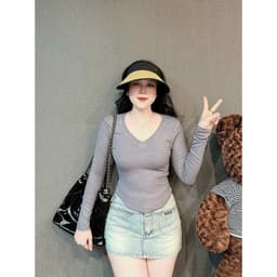 Áo Thun Nữ Bigsize Tay Dài Cổ V Ôm Dáng Áo Thun Dài Tay Form Ôm Body Trẻ Trung Dễ Thương LIMO MS217 9