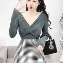 Áo Thun Nữ Bigsize Tay Dài Nhũ Kim Tuyến Xoắn Ngực Ôm Body Đẹp Dễ Thương LiMo MS025 2