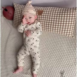 Gối ôm trẻ em LOẠI DÀI có Sticker gấu, hoạ tiết caro nâu thích hợp trẻ từ 1 tuổi trở lên phong cách Hàn Quốc 7