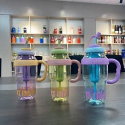 Bình nước ly cốc nhựa ICE CREAM có ống hút 1400ml tay cầm chống đổ nước. Cốc uống nước thể thao có nắp đậy 9