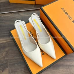 Giày Cao Gót Bít Mũi Gót Nhọn ( chuẩn form) Chất Xịn Kiểu Dáng Sang Chảnh Cực Nữ Tính Gót Cao 7cm Hot new - MÃ BBBBB 8