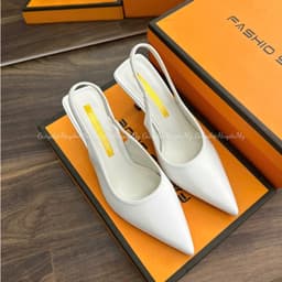 Giày Cao Gót Bít Mũi Gót Nhọn ( chuẩn form) Chất Xịn Kiểu Dáng Sang Chảnh Cực Nữ Tính Gót Cao 7cm Hot new - MÃ BBBBB 2