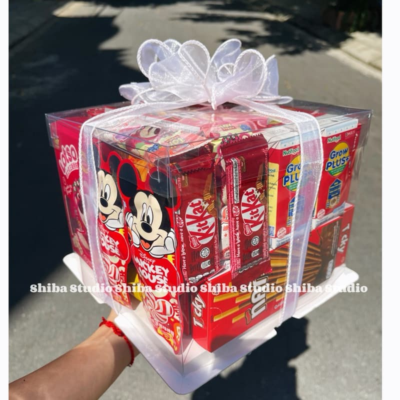 hộp quà full đỏ size M 22x22x18cm