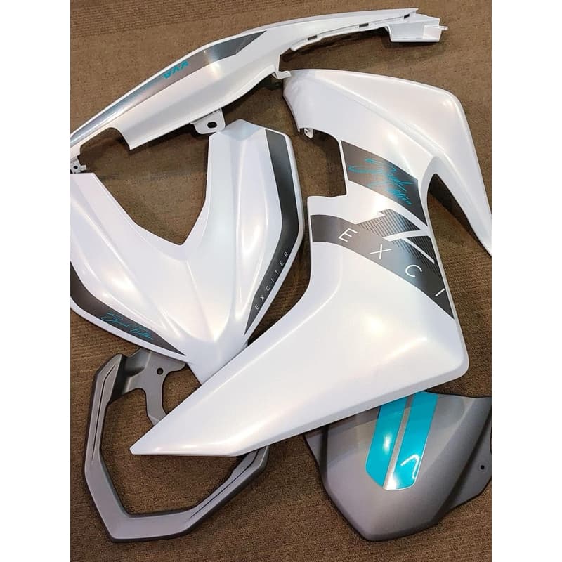 Dàn áo Exciter 155 trắng ngọc trai tặng kèm tem như mẫu ảnh