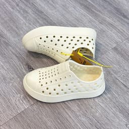 Giày nhựa LUCHI native cho bé Chống Trơn Trượt | Giày Đi Mưa, Đi Biển, Đi Học Tặng Charm Xinh 9