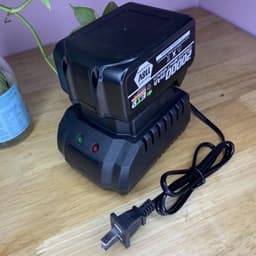Sạc Pin Máy Khoan, máy bắn vít, máy bu lông..Sạc cốc 18V - 21V 1A. Chân pin phổ thông Makita 4cm 5