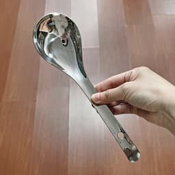Muỗng múc canh inox, Muôi múc thức ăn có móc treo tiện lợi 4