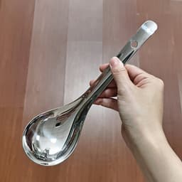 Muỗng múc canh inox, Muôi múc thức ăn có móc treo tiện lợi 9