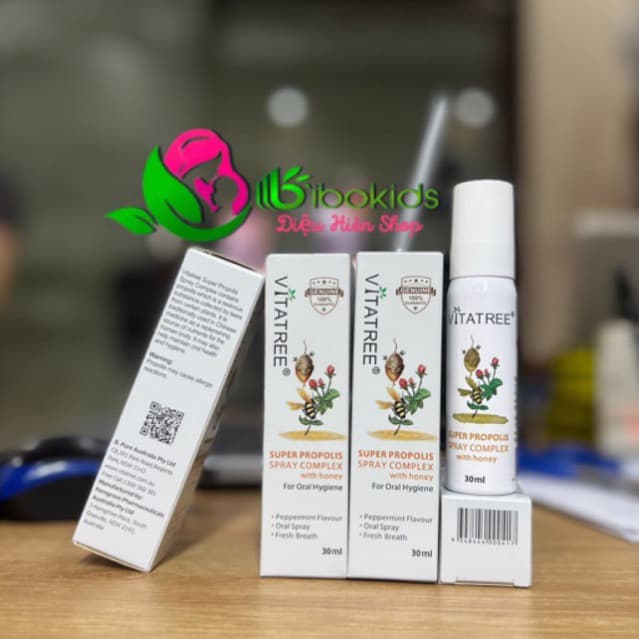Chai xịt giảm đau họng keo ong Vitatree, lọ 25ml