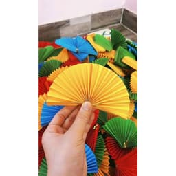 Set 5 quạt giấy màu đỏ size 15cm,20cm ( nửa quạt) Decor 8