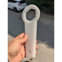 Dụng cụ mở nắp can nhựa 25L 4