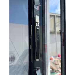 Khóa điện tử cửa nhôm xingfa Laffer XD02 vân tay và nhận diện khuôn mặt  TTLOCK chống nước ngoài trời 5