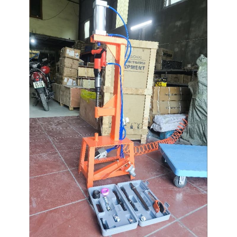 Máy Tán Đinh Má Phanh Xe Tải Sử Dụng Khí Nén