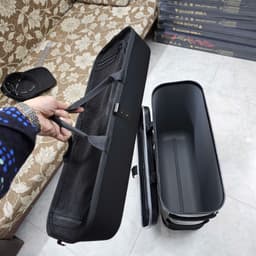 Thùng Đựng Cá GUF VIP chất liệu nhựa ABS cao cấp phủ carbon hàng chính hãng 4