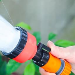 Vòi tưới cây tăng áp đa năng phun mưa, hoàn hảo cho việc tưới rau màu hiệu quả.(THETUNG12) 1