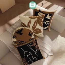 Gối tựa sofa, trang trí phòng khách hoạ tiết PHỤC HƯNG GOTHIC chất liệu nhung lông đào 1