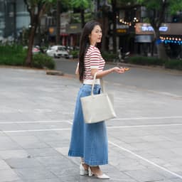 Chân váy dài chữ A GENVIET JEANS denim co giãn tốt xẻ tà trước cúc thời trang basic dễ phối đồ 8829 8