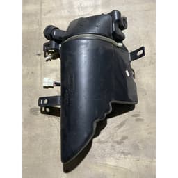 Bình nước rửa kính liền mô tơ isuzu QKR Hàng Chính Hãng 1