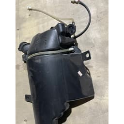 Bình nước rửa kính liền mô tơ isuzu QKR Hàng Chính Hãng 4