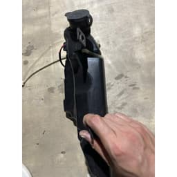Bình nước rửa kính liền mô tơ isuzu QKR Hàng Chính Hãng 8
