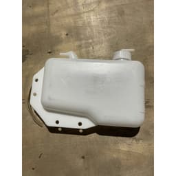 Bình nước rửa kính Isuzu QKR, bình nước phụ QKR Hàng Chính Hãng 1