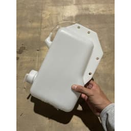 Bình nước rửa kính Isuzu QKR, bình nước phụ QKR Hàng Chính Hãng 7