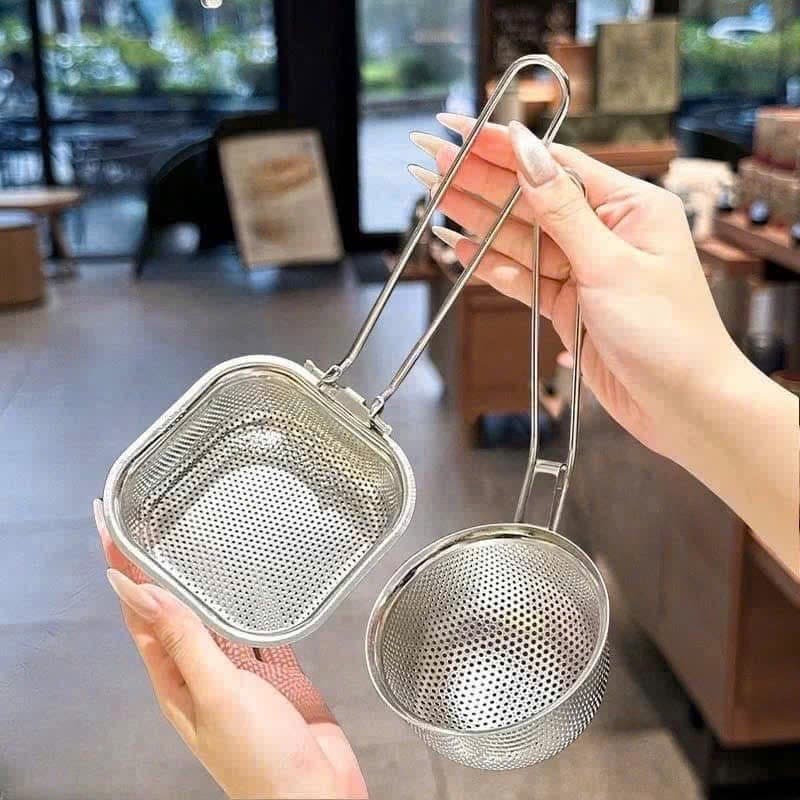 Combo 2 muôi nhúng lẩu  (gồm 1 vuông và 1 tròn).  Đường kính muôi vuông 12cm, tròn 10cm.