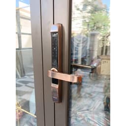 BẢO HÀNH & LẮP ĐẶT Khóa điện tử vân tay Laffer R1 cho cửa nhôm ngoài trời chất lượng cao TTLOCK 5