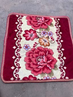 Đệm ngồi êm ái thoải mái kích thước 54cm x54cm, tấm rời vuông lấy từ thảm ghế một dài hai ngắn màu sắc đẹp 2