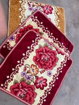 Đệm ngồi êm ái thoải mái kích thước 54cm x54cm, tấm rời vuông lấy từ thảm ghế một dài hai ngắn màu sắc đẹp 3
